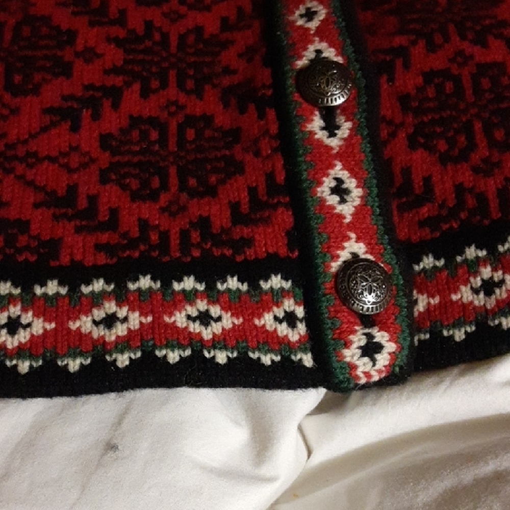 Vtg Woman L.L. Bean Nordic Red and Black Cardigan sweater. Sz M - Picture 6 of 16